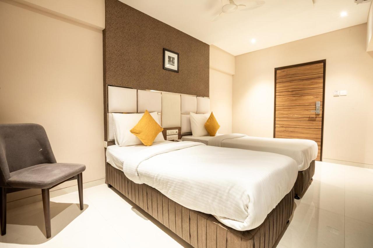 Hotel Pacific Residency - Andheri Mumbai  Buitenkant foto