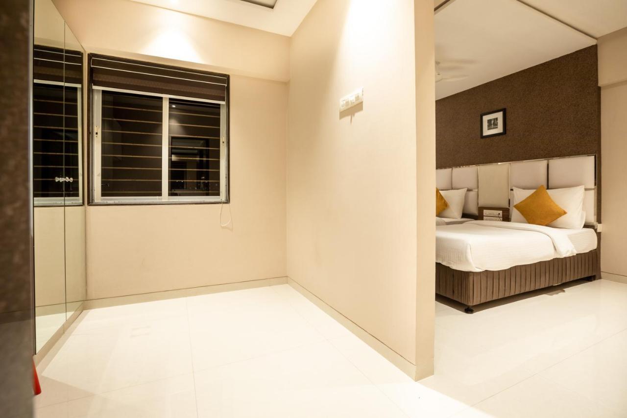 Hotel Pacific Residency - Andheri Mumbai  Buitenkant foto