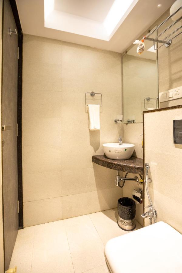 Hotel Pacific Residency - Andheri Mumbai  Buitenkant foto