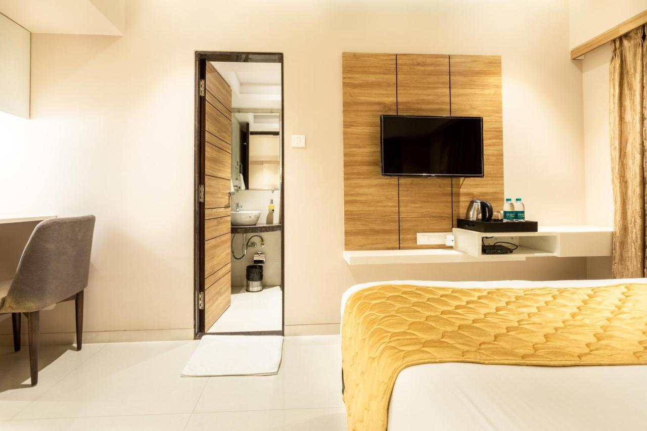 Hotel Pacific Residency - Andheri Mumbai  Buitenkant foto