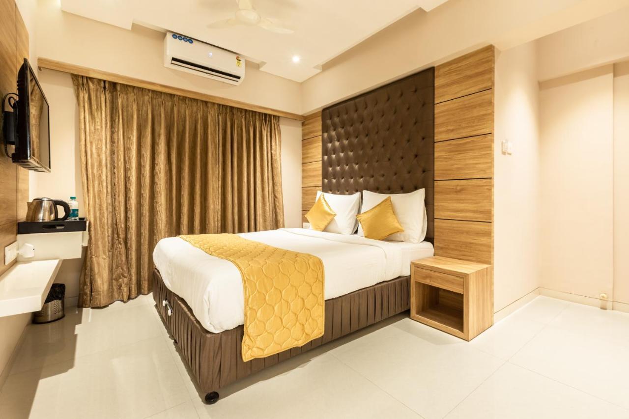 Hotel Pacific Residency - Andheri Mumbai  Buitenkant foto