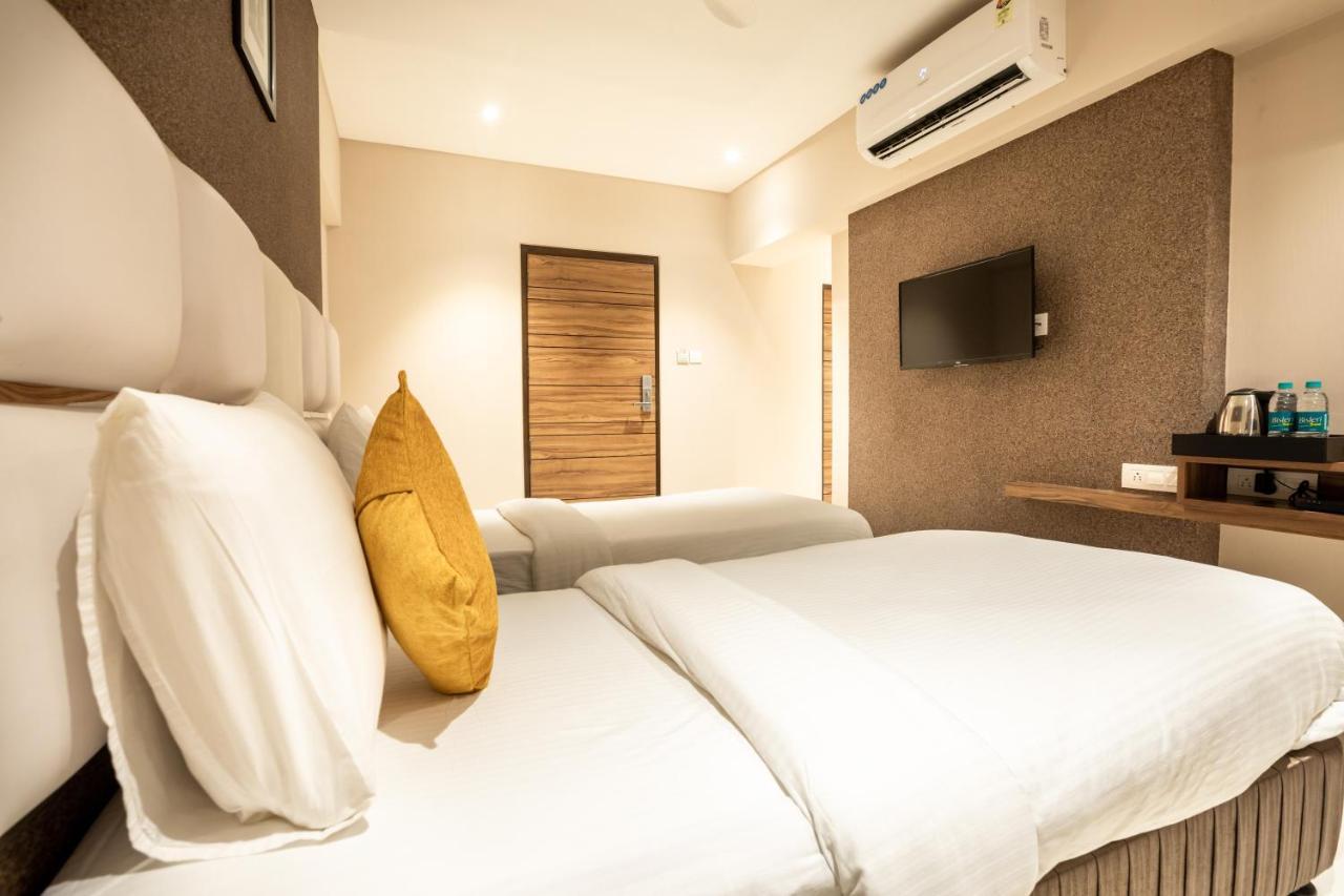 Hotel Pacific Residency - Andheri Mumbai  Buitenkant foto