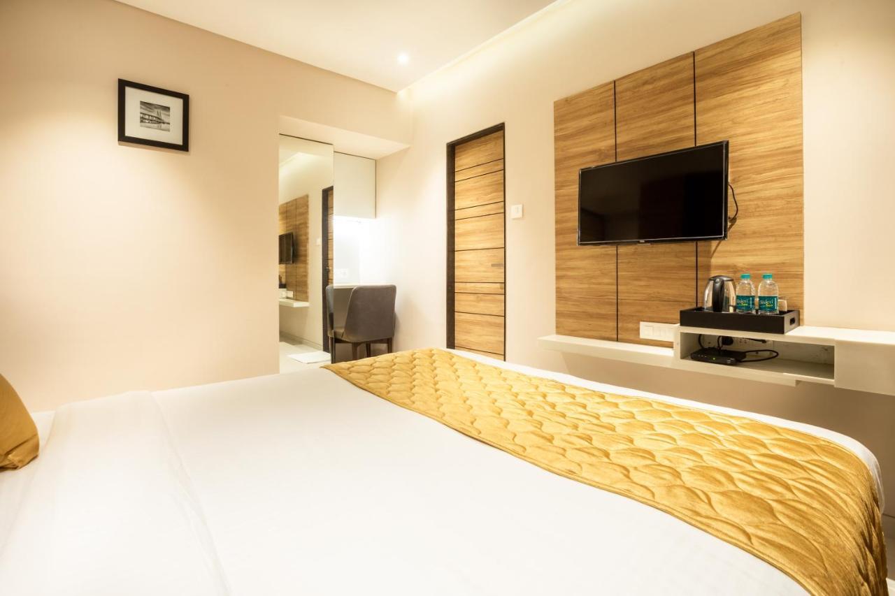 Hotel Pacific Residency - Andheri Mumbai  Buitenkant foto